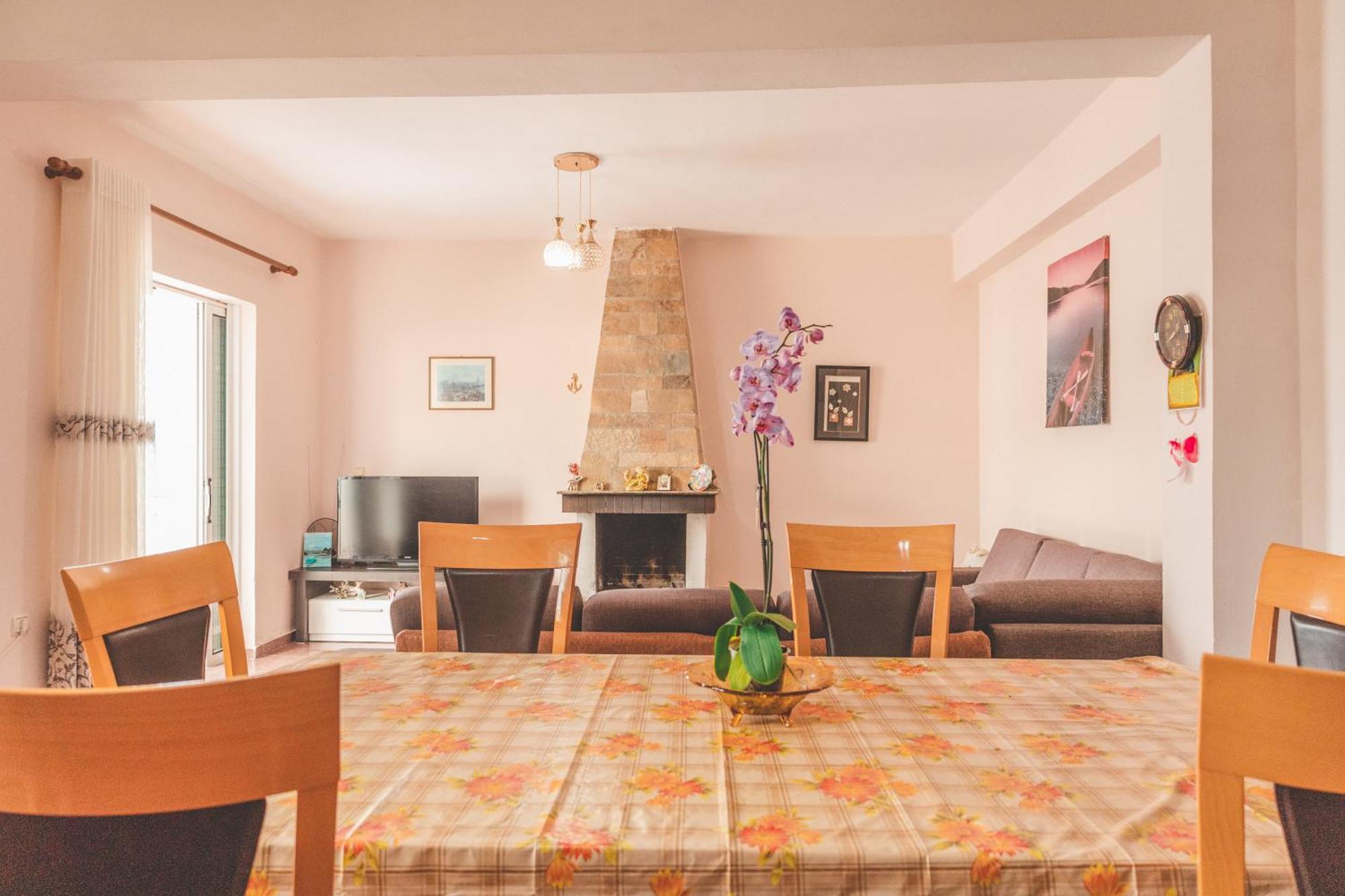 Beachfront Apartment Himare Bagian luar foto
