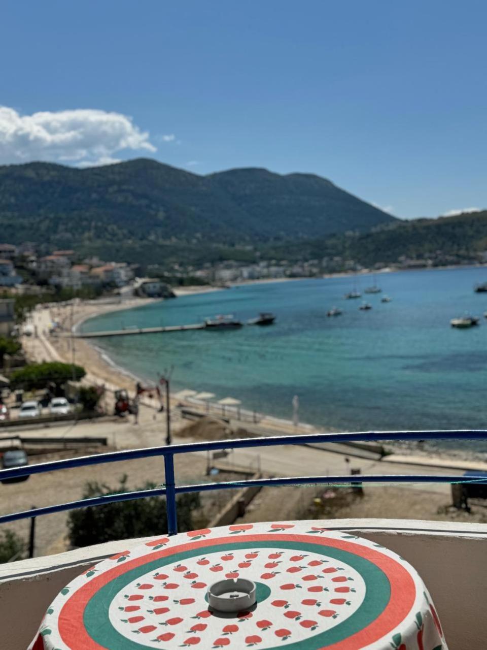 Beachfront Apartment Himare Bagian luar foto