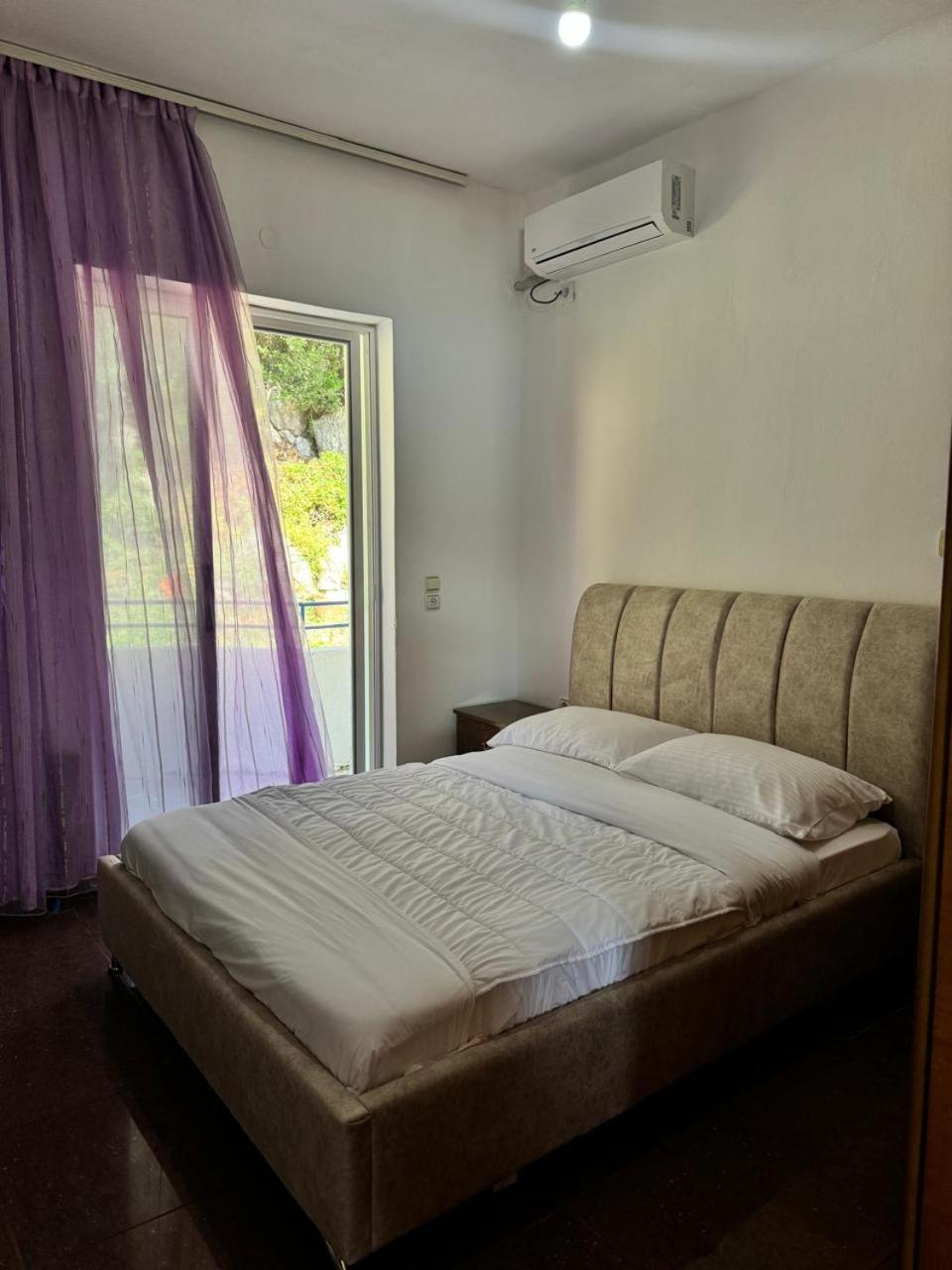 Beachfront Apartment Himare Bagian luar foto