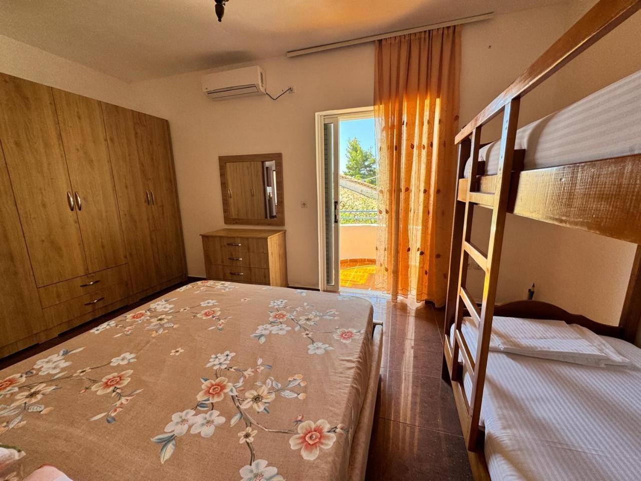 Beachfront Apartment Himare Bagian luar foto