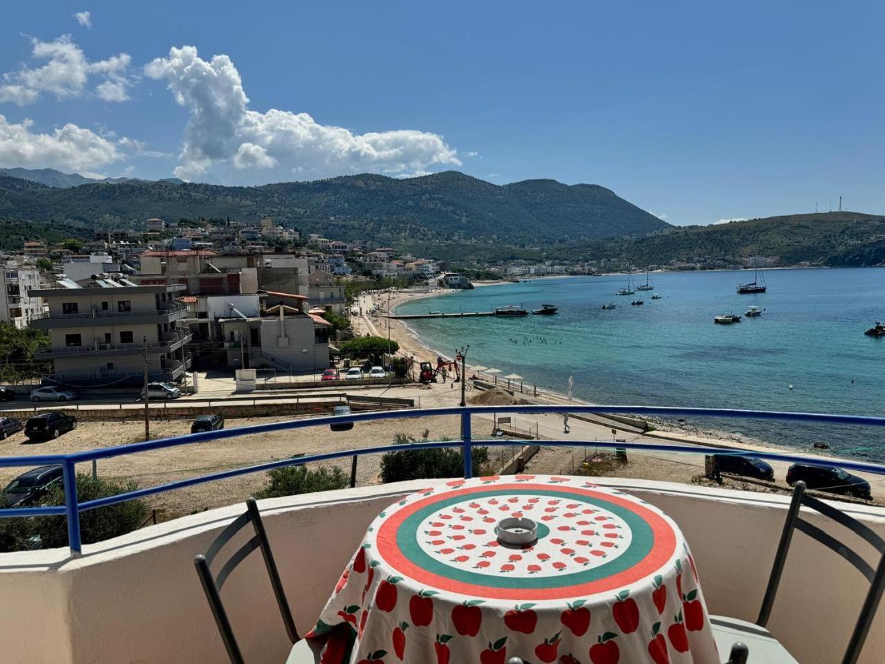 Beachfront Apartment Himare Bagian luar foto