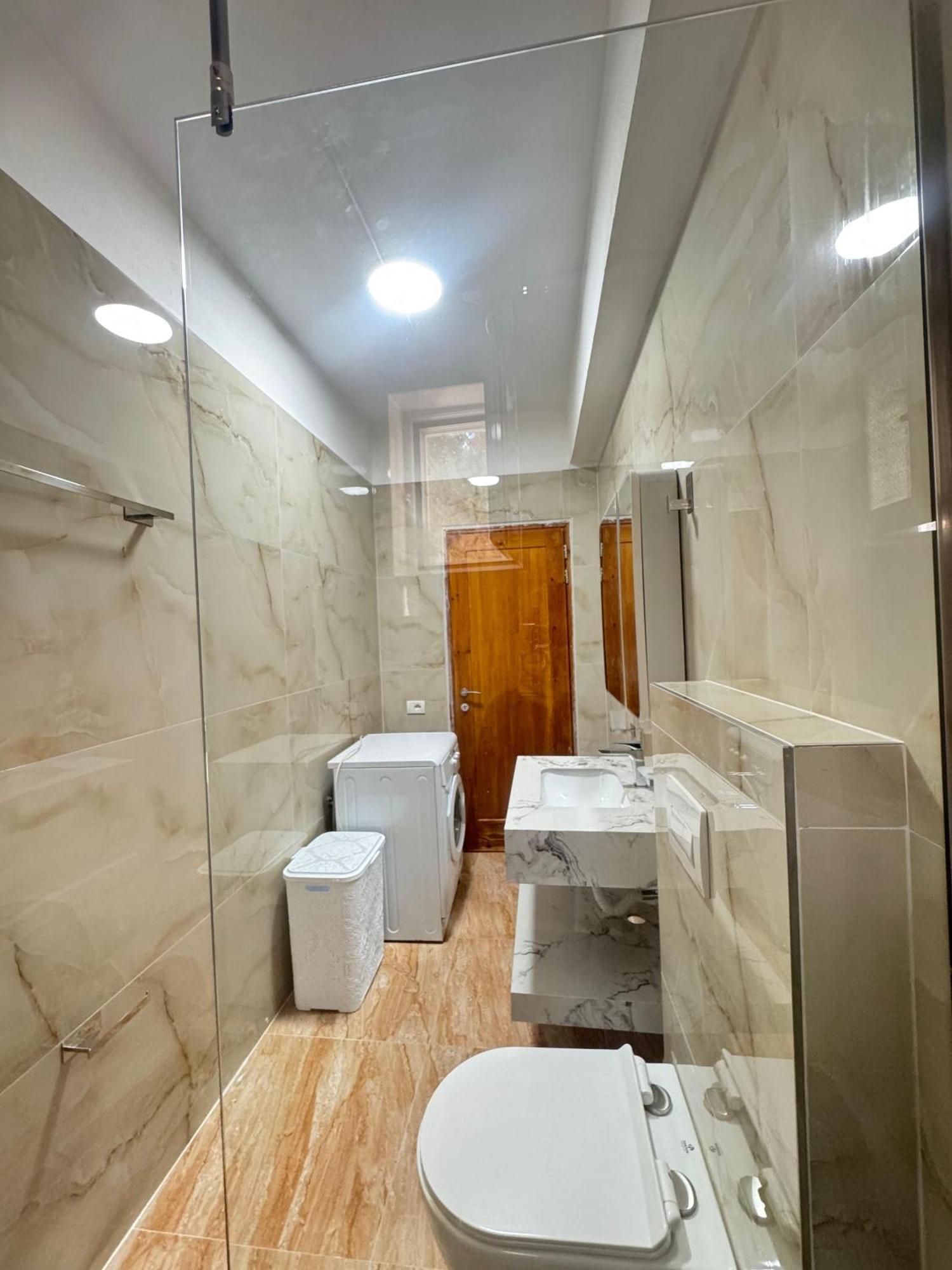 Beachfront Apartment Himare Bagian luar foto