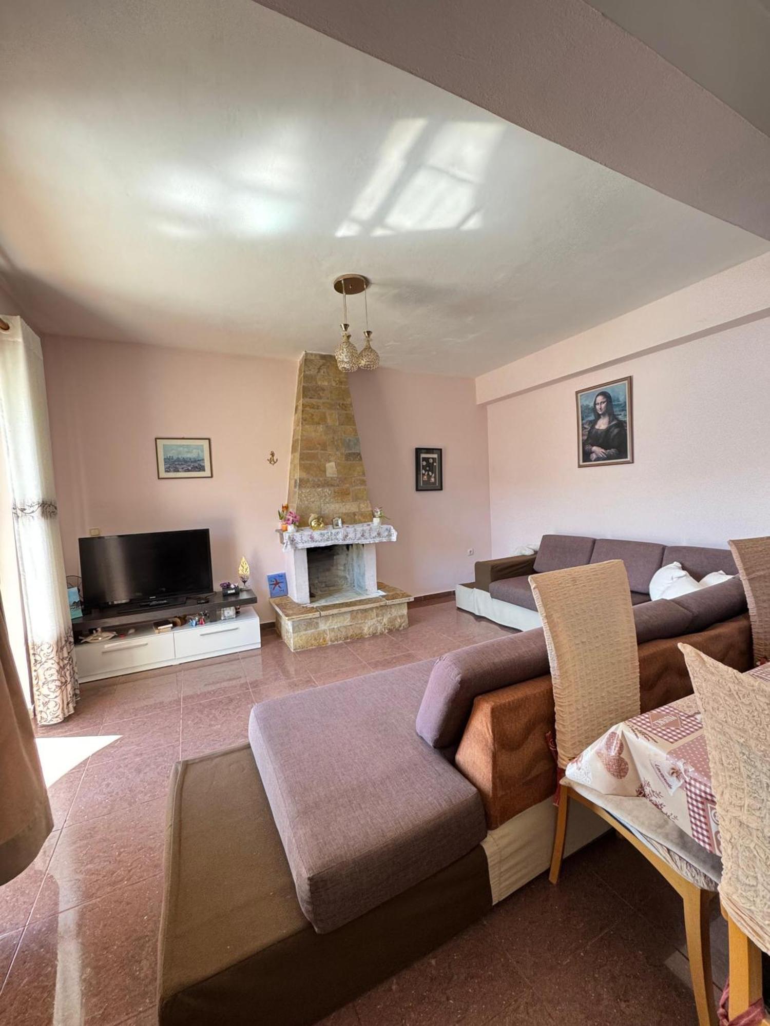 Beachfront Apartment Himare Bagian luar foto