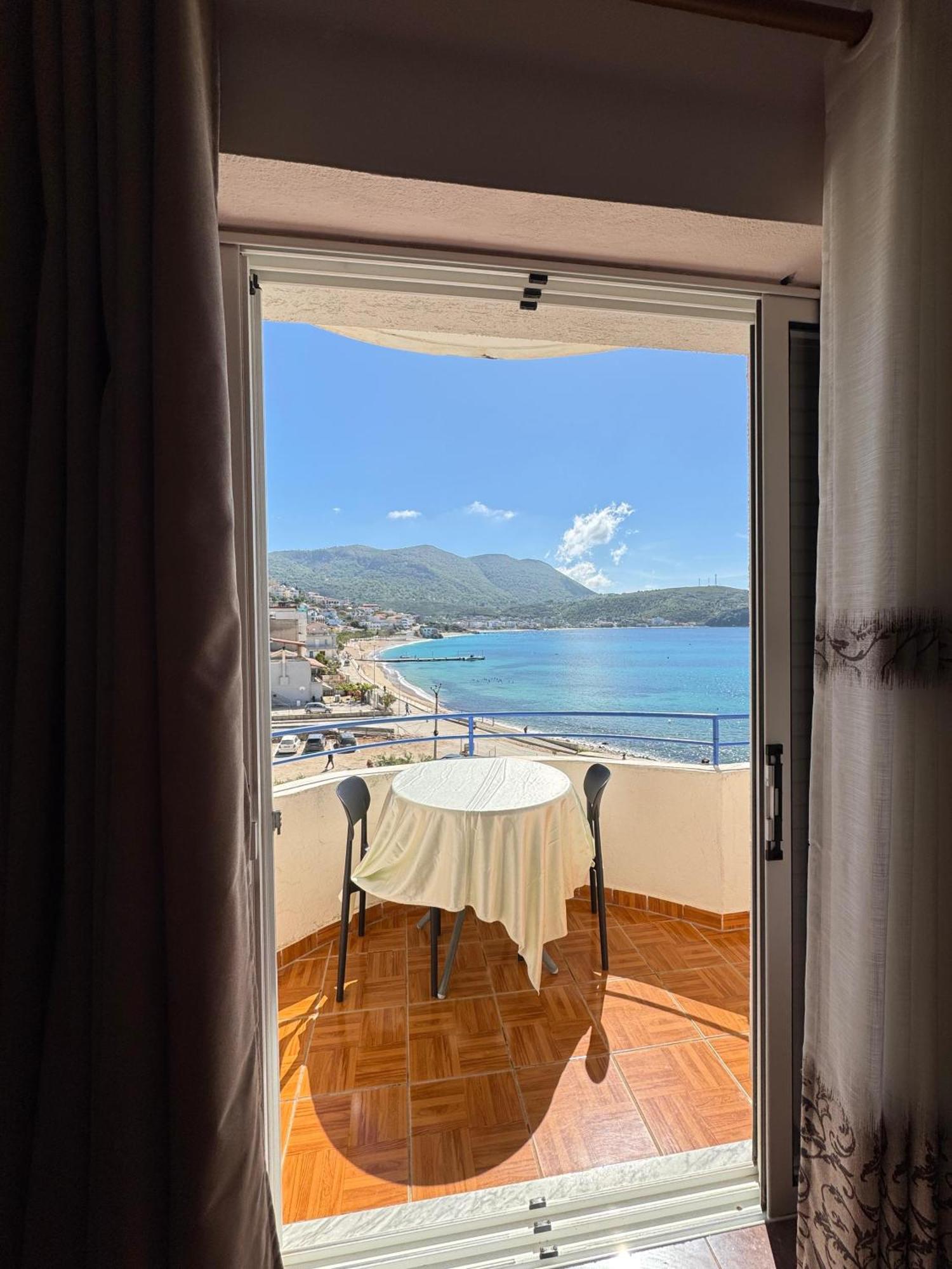Beachfront Apartment Himare Bagian luar foto