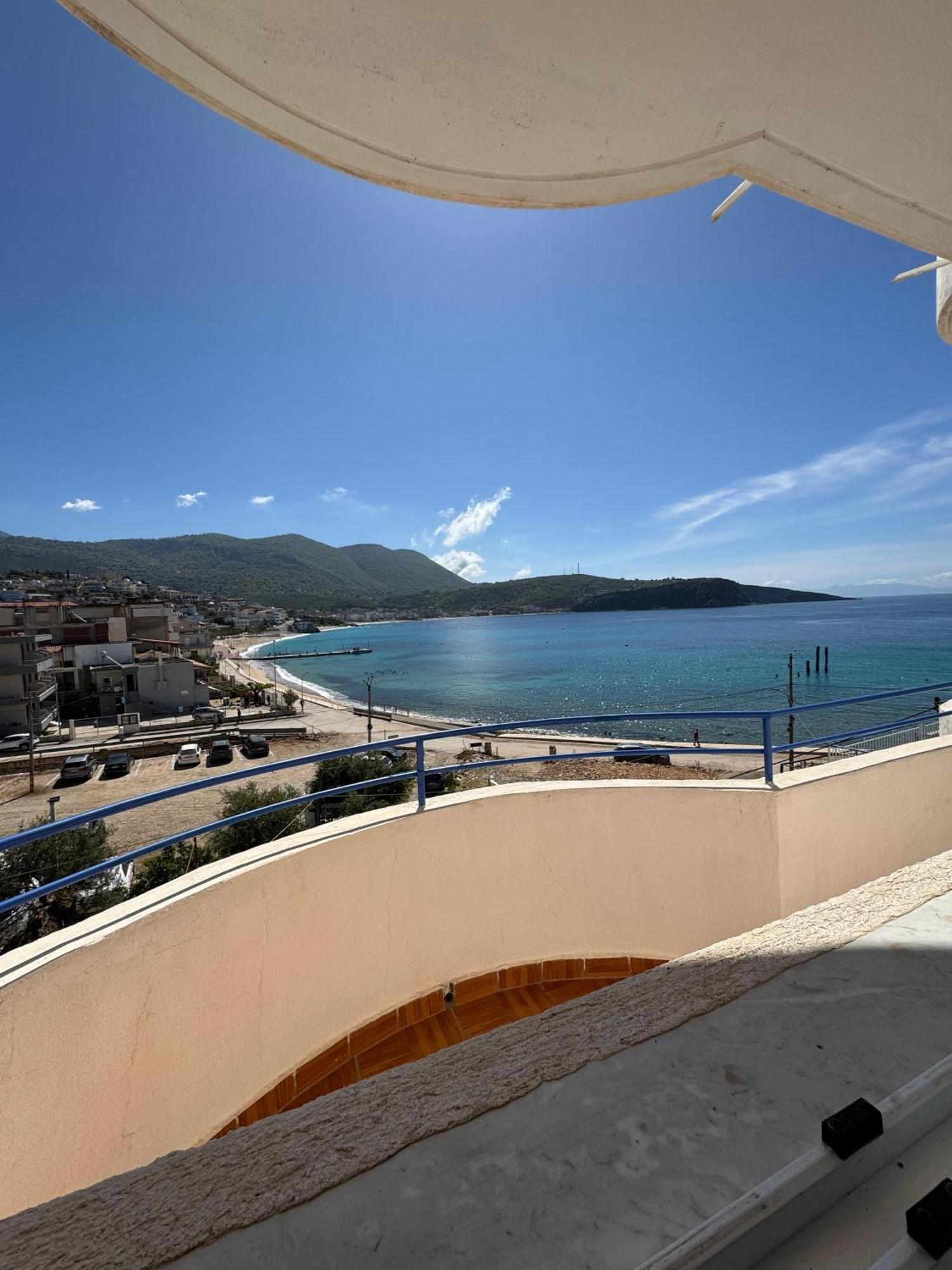 Beachfront Apartment Himare Bagian luar foto