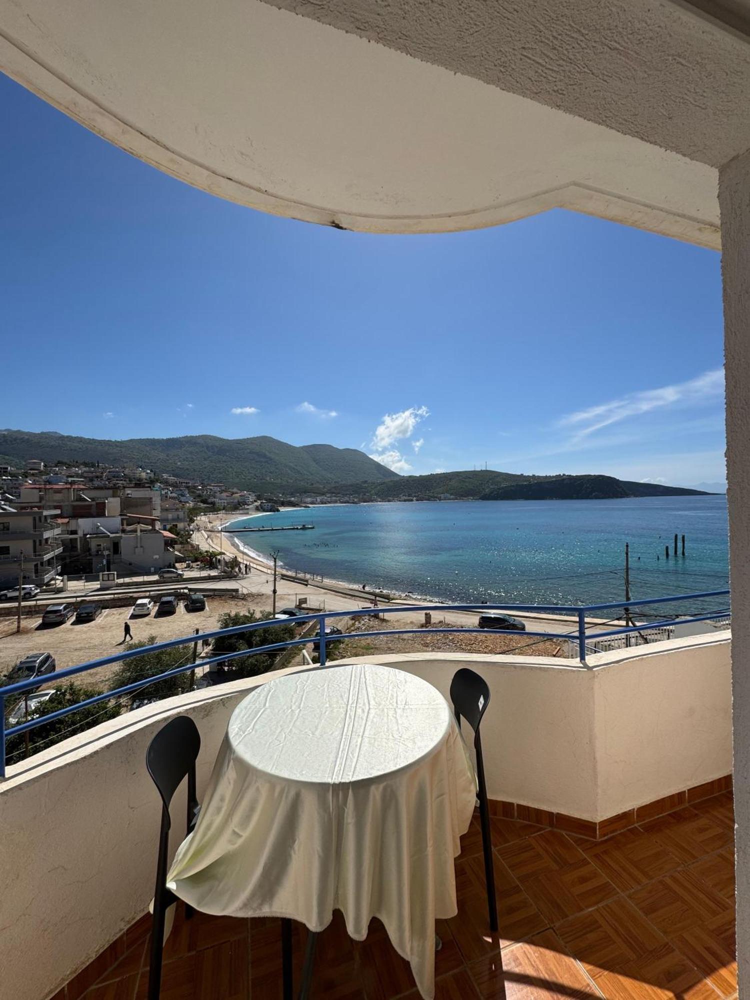 Beachfront Apartment Himare Bagian luar foto