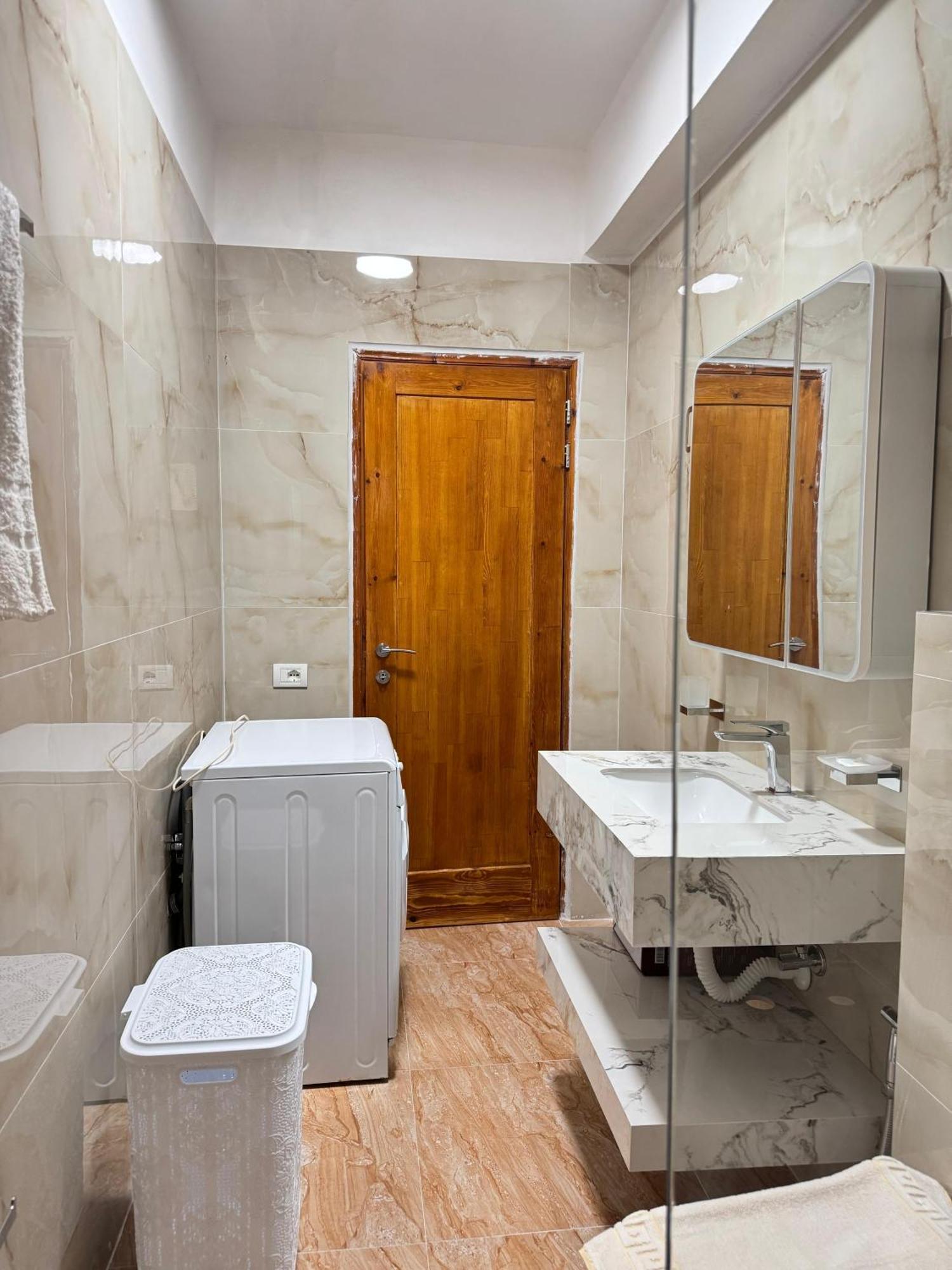 Beachfront Apartment Himare Bagian luar foto